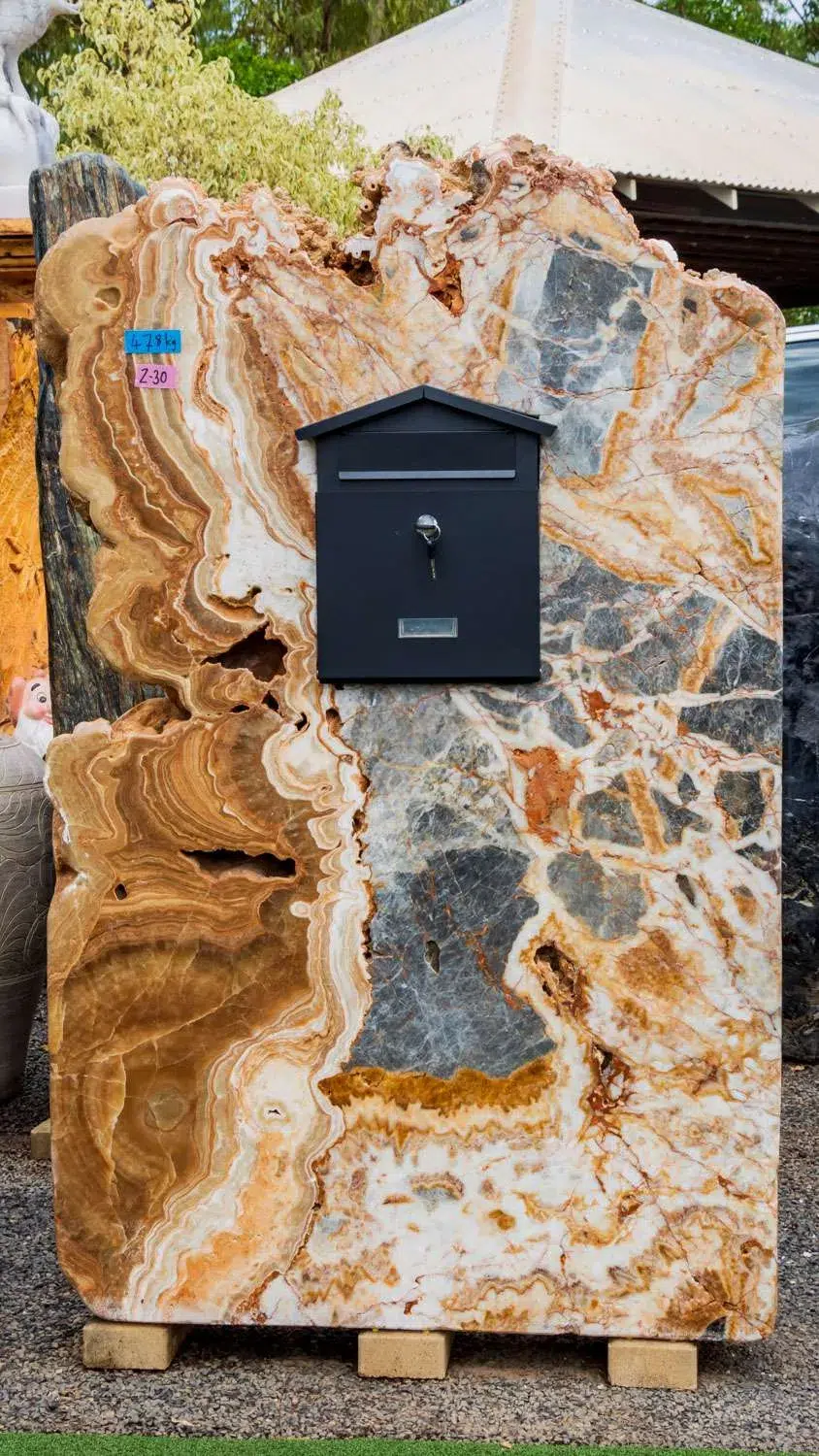 Ornamental stone or garden feature at Finlay's Stone in Holtze — gallery image 10