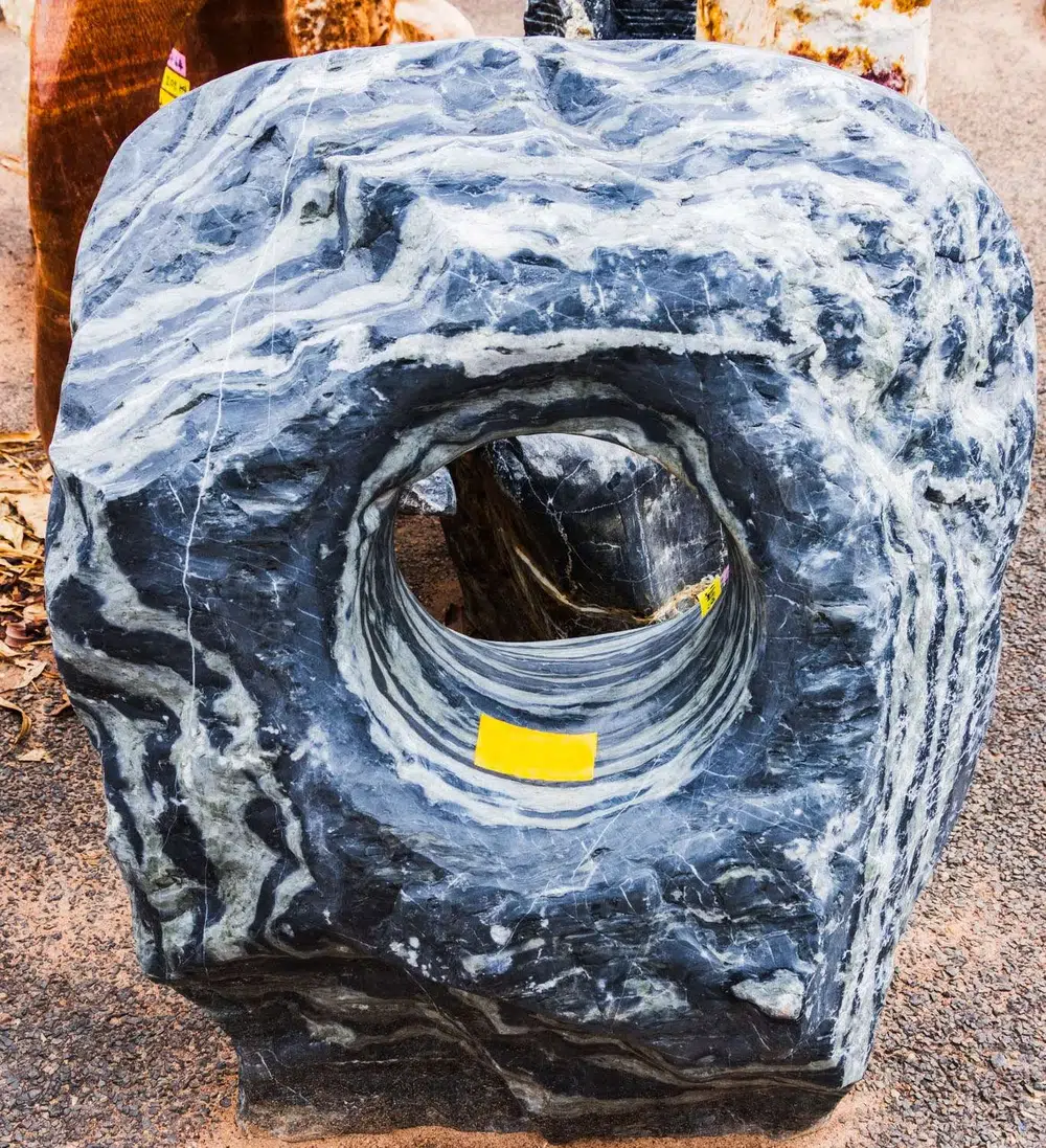 Ornamental stone or garden feature at Finlay's Stone in Holtze — gallery image 15