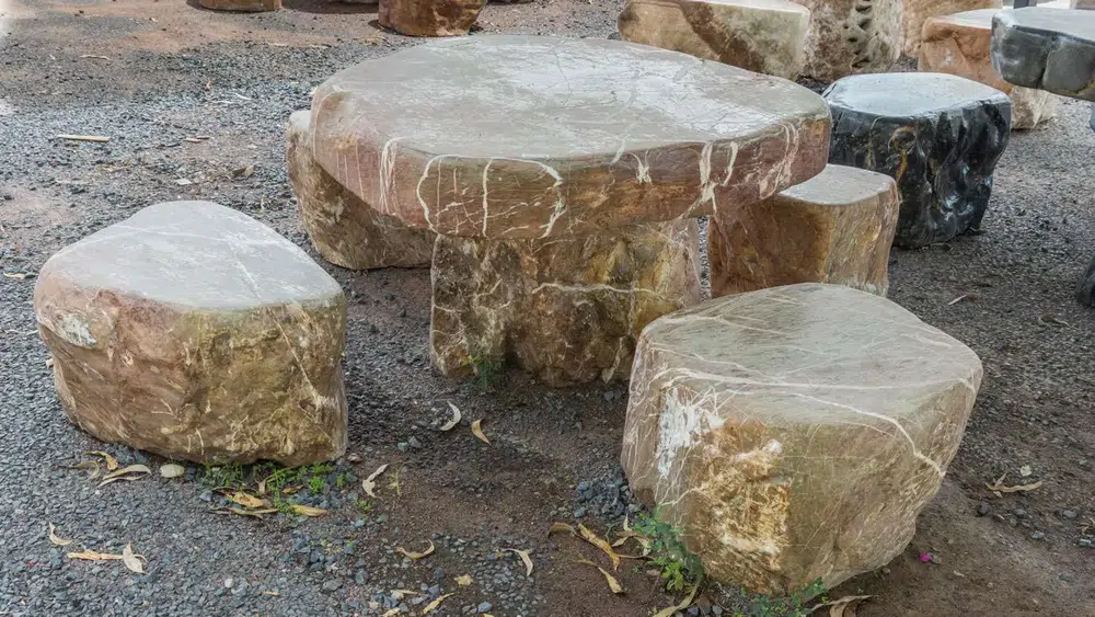 Ornamental stone or garden feature at Finlay's Stone in Holtze — gallery image 31