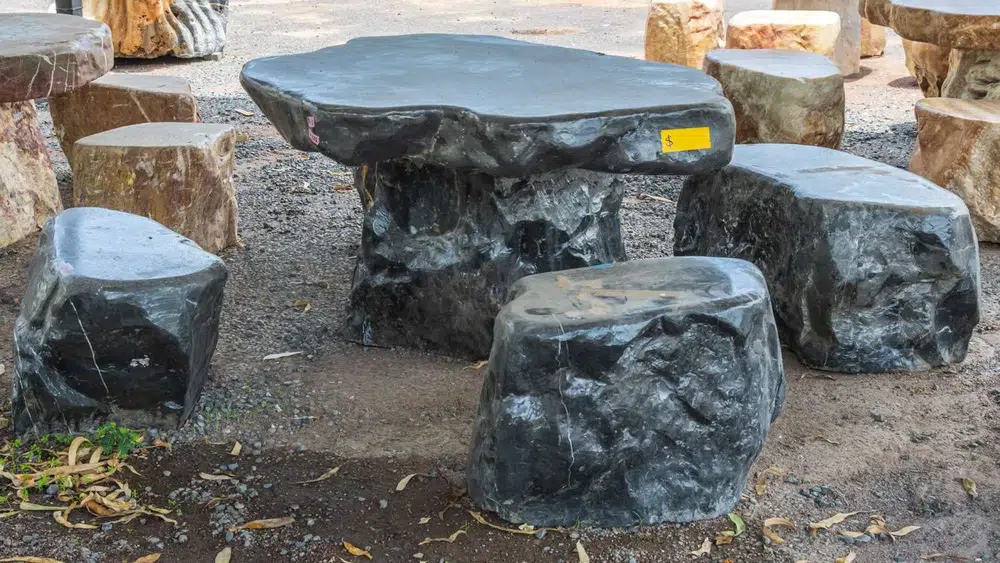 Ornamental stone or garden feature at Finlay's Stone in Holtze — gallery image 32
